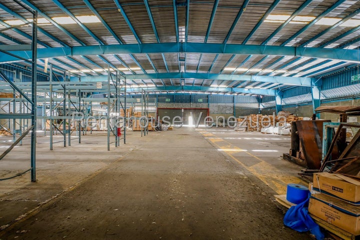 Galpón en venta en Guarenas 1