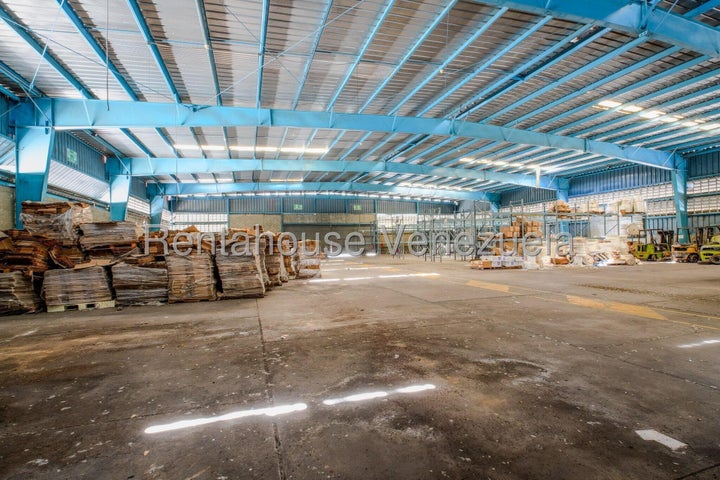 Galpón en venta en Guarenas 2