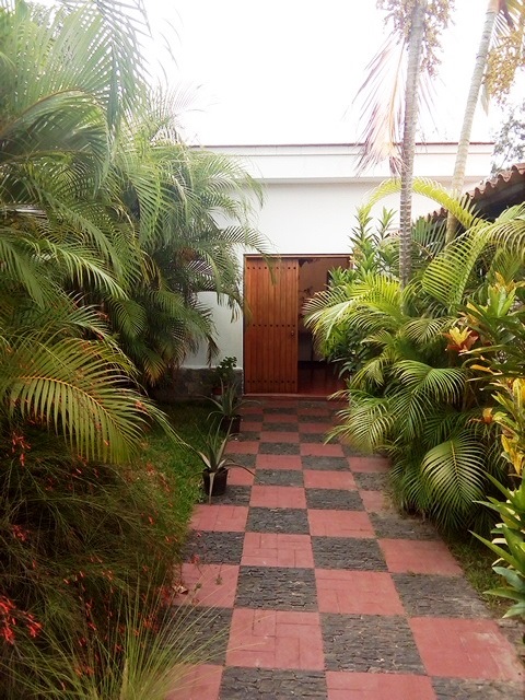 CASA EN VENTA, URB. PRADOS DEL ESTE, MUNICIPIO BARUTA 2